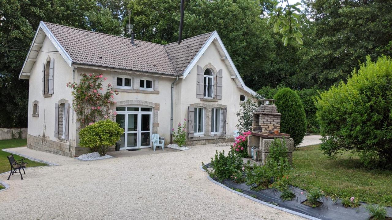 Au 157 - Locations Contrexéville Exterior photo